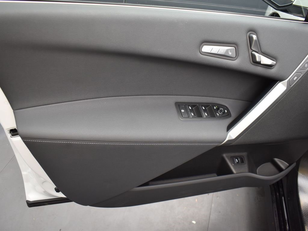 New 2026 BMW iX xDrive60 w/ M Sport Package image 11