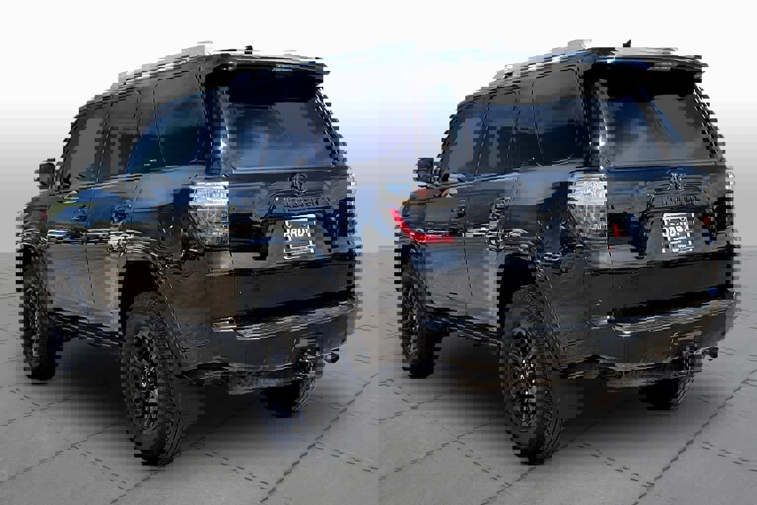 Used 2018 Toyota 4Runner SR5 Premium image 11