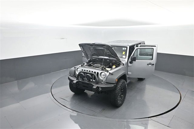 Used 2017 Jeep Wrangler Unlimited Rubicon w/ Connectivity Group image 35