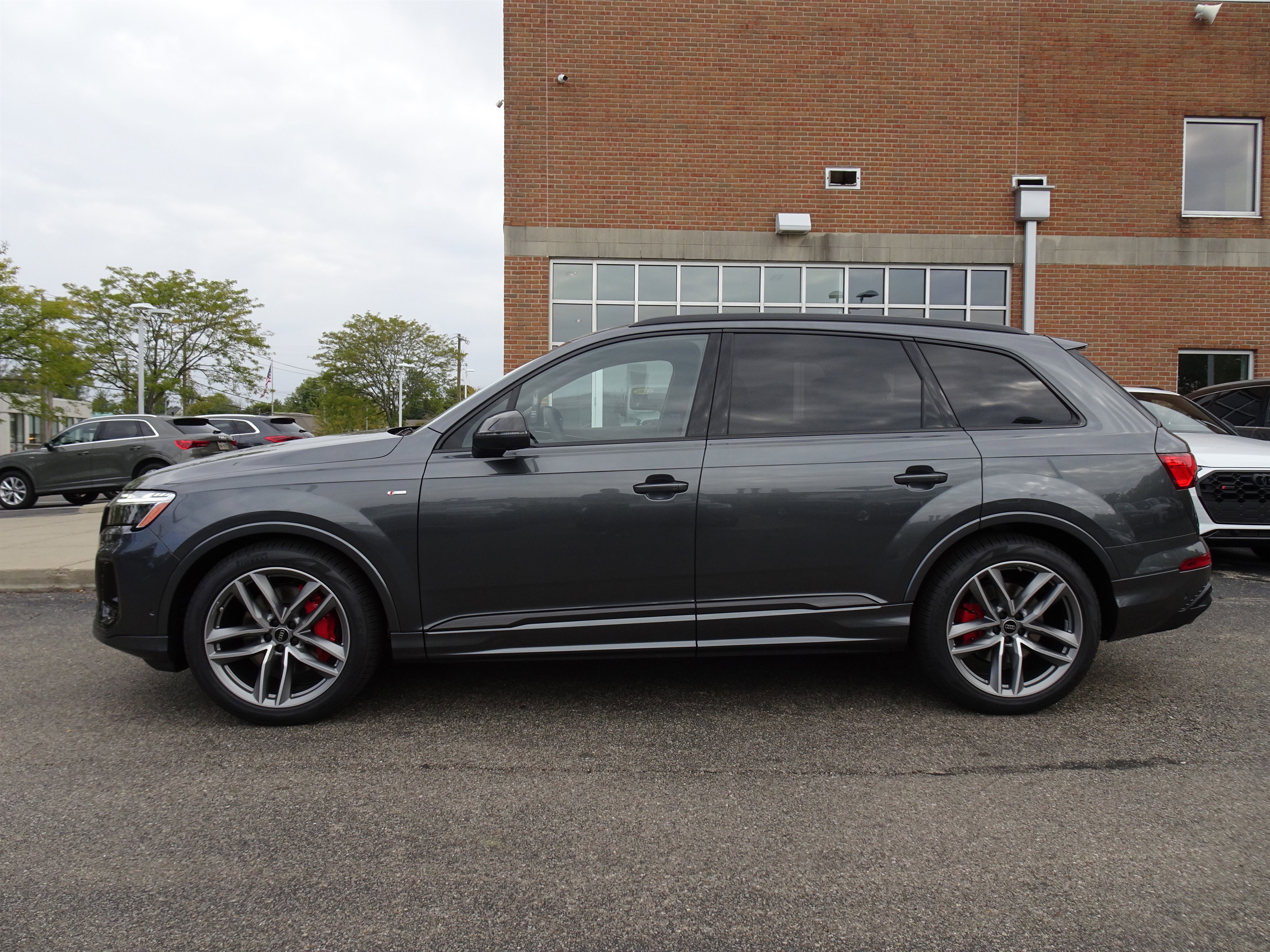 New 2026 Audi Q7 3.0T Prestige image 2