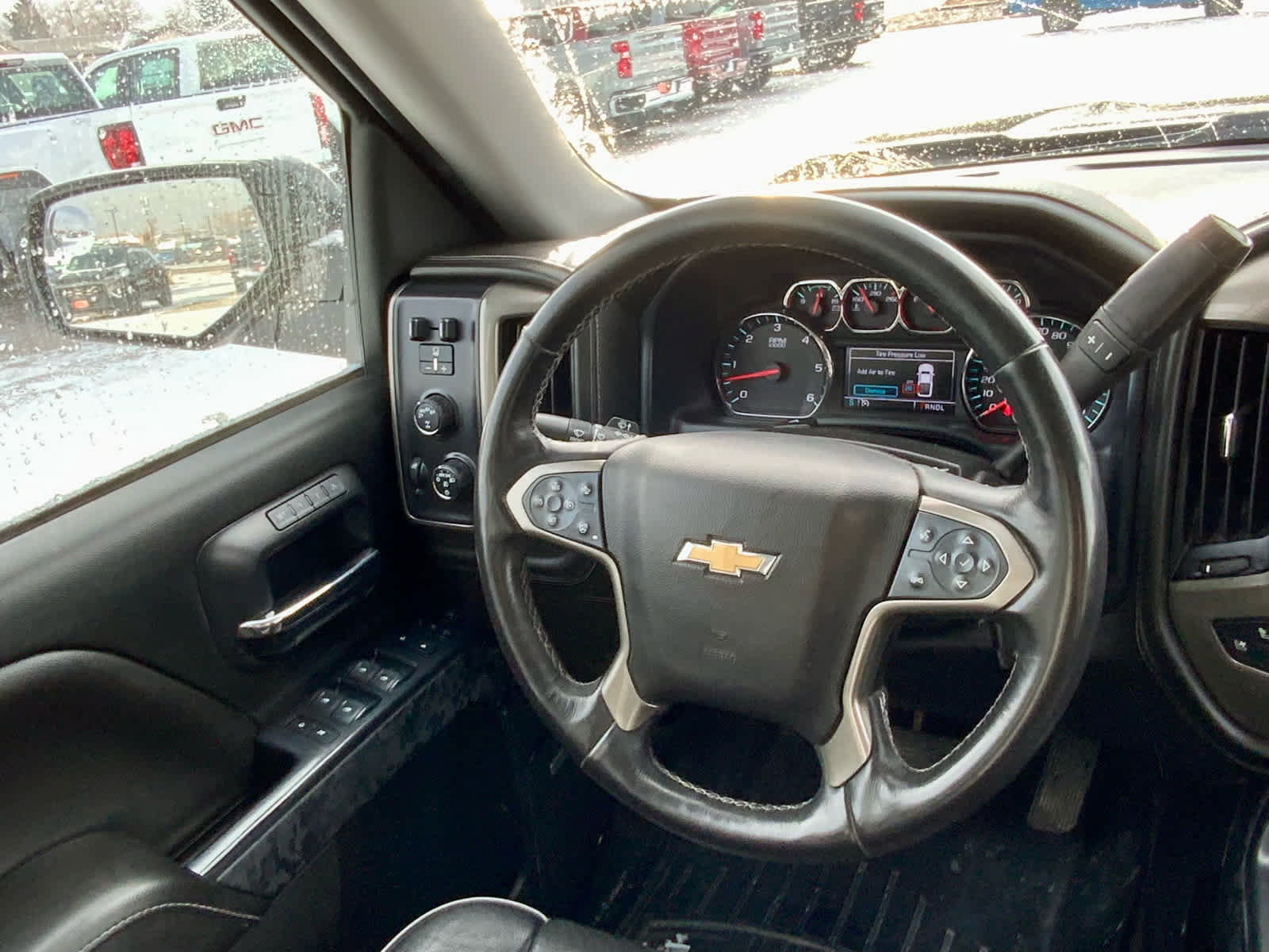Used 2018 Chevrolet Silverado 1500 High Country image 31