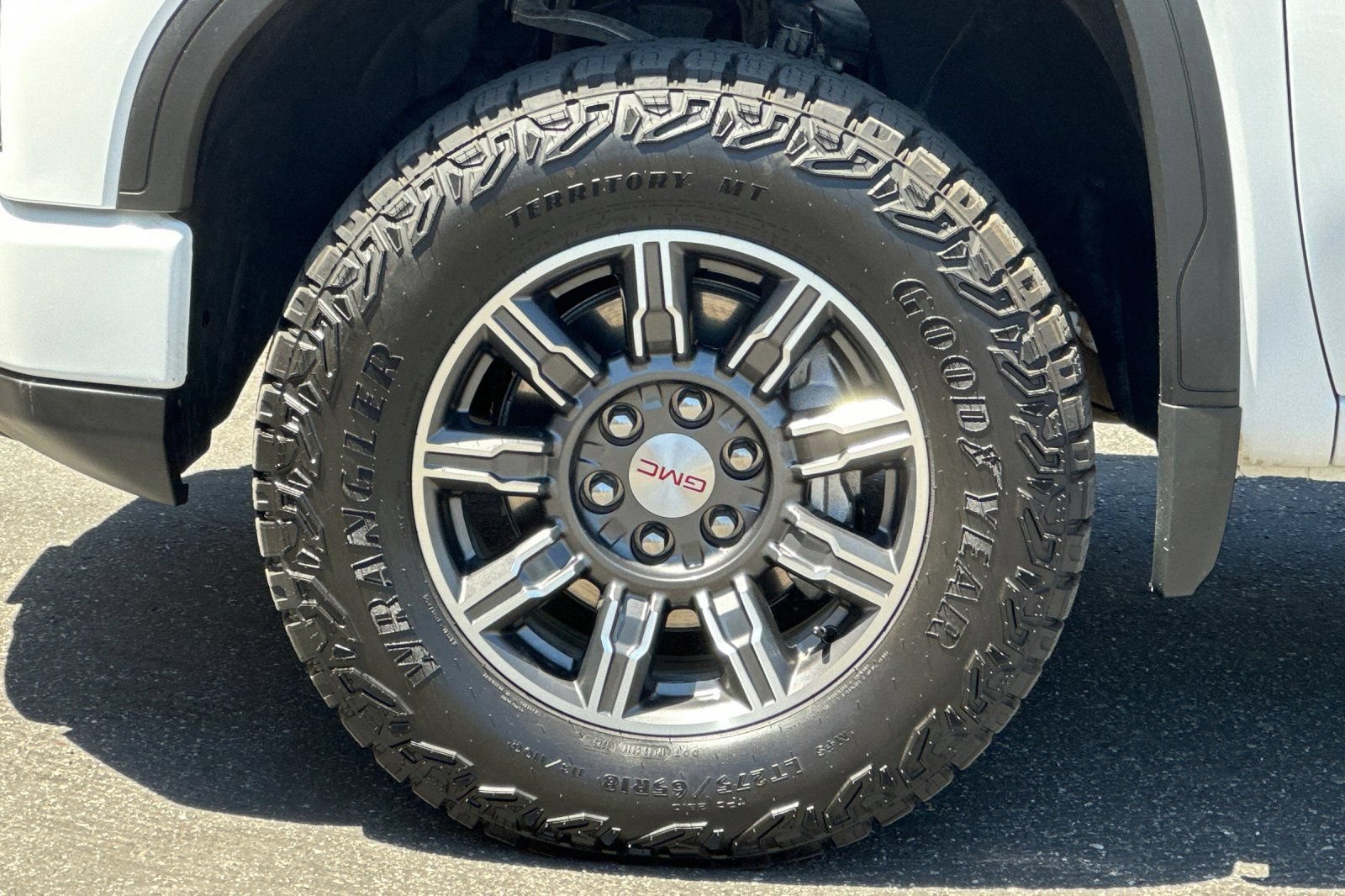 Certified 2025 GMC Sierra 1500 AT4 AWD/4WD image 27