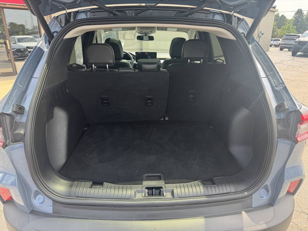 Used 2025 Ford Escape Platinum AWD/4WD image 10