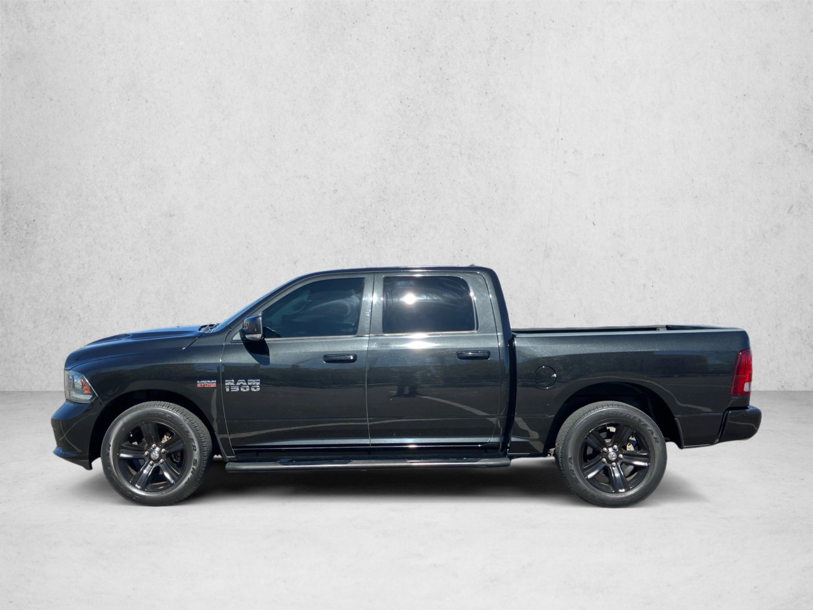 Used 2017 RAM 1500 Sport RWD image 8