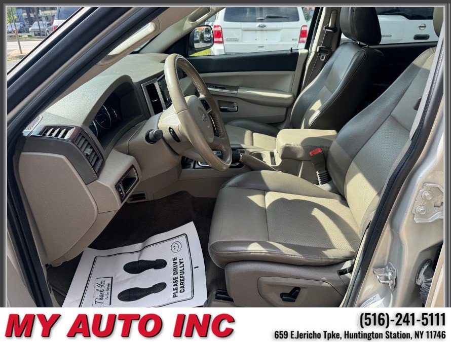 Used 2009 Jeep Grand Cherokee Laredo AWD/4WD image 24