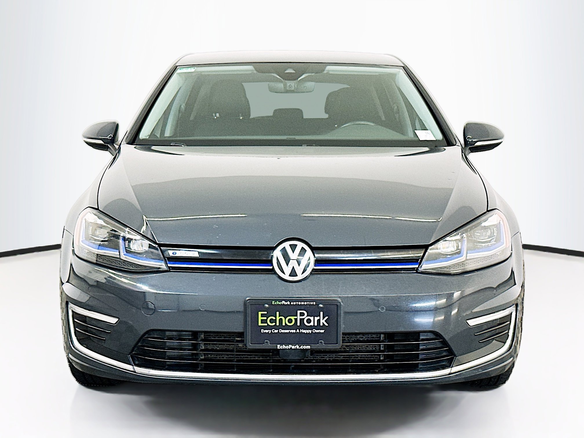 Used 2019 Volkswagen e-Golf SEL Premium image 2