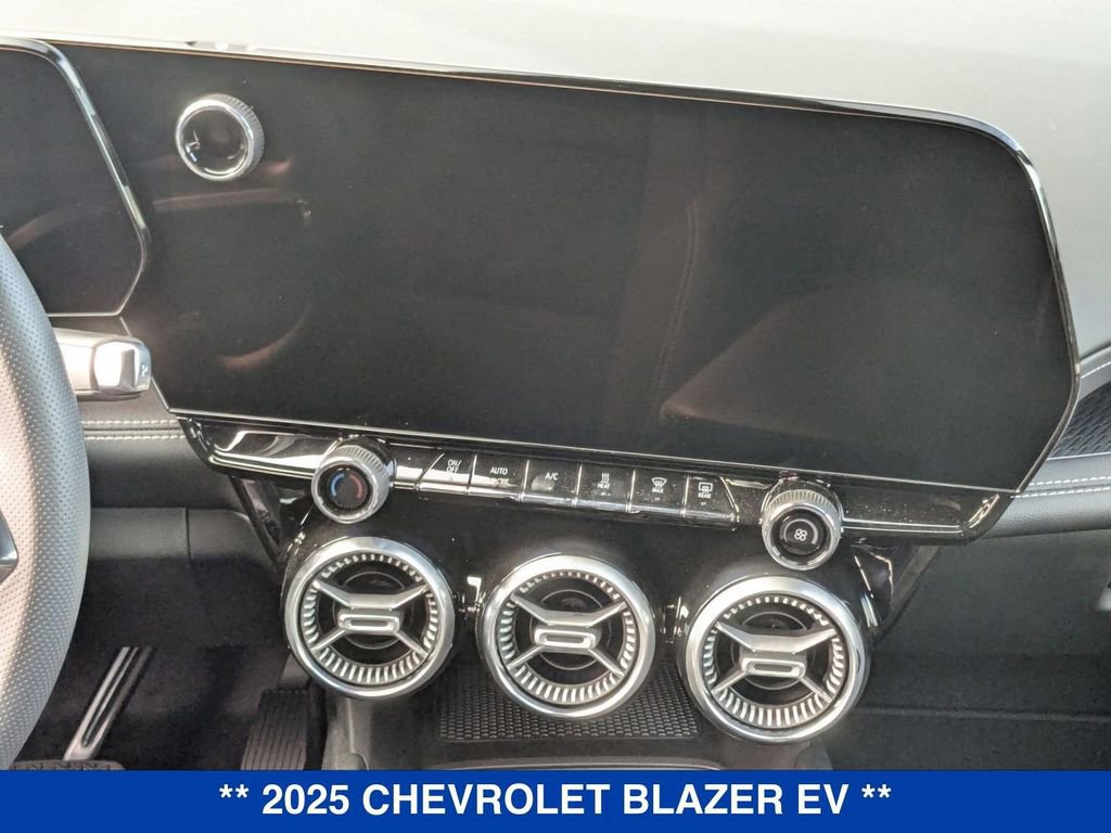 New 2025 Chevrolet Blazer EV LT image 27