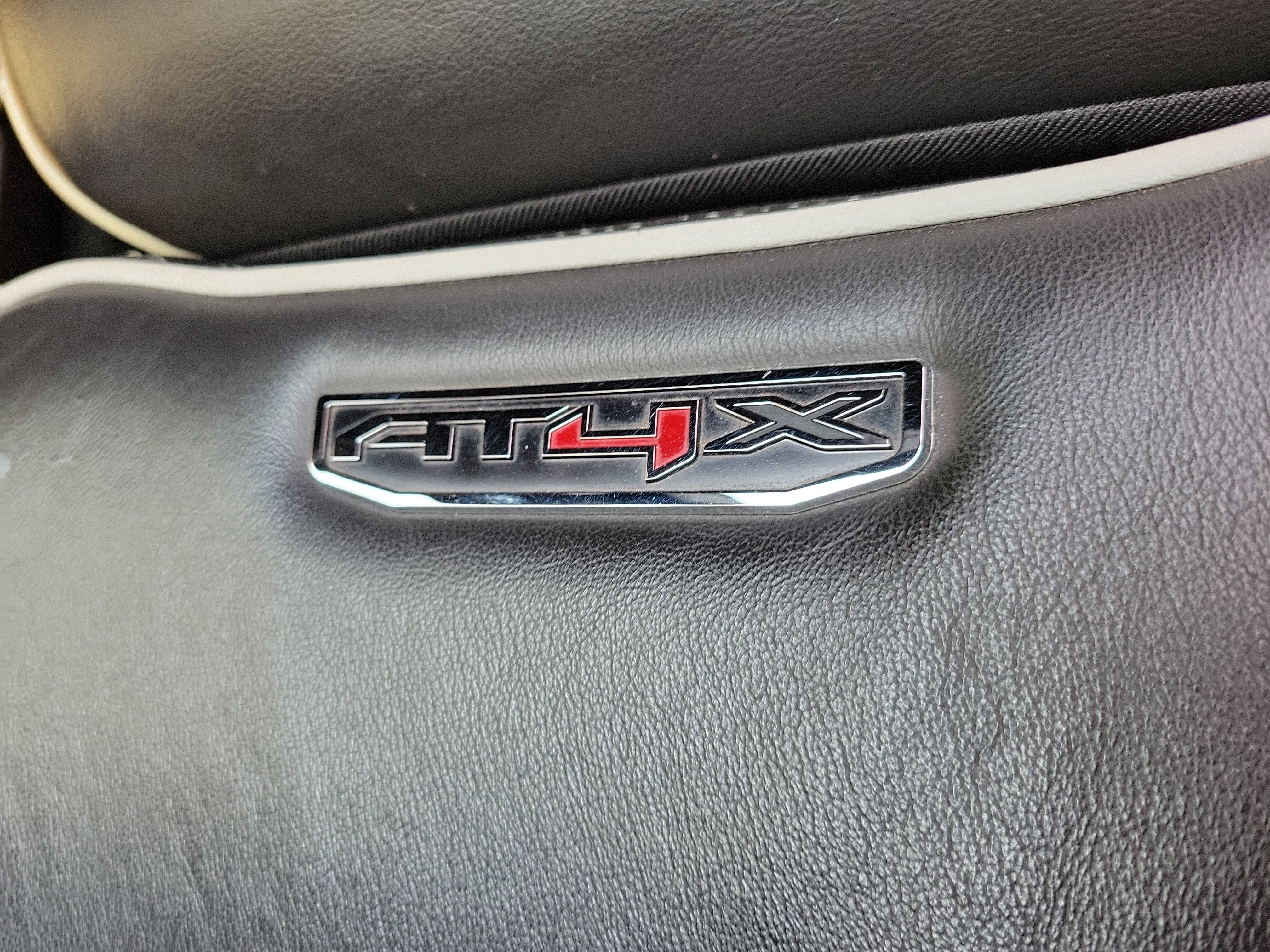 Used 2022 GMC Sierra 1500 AT4X image 17