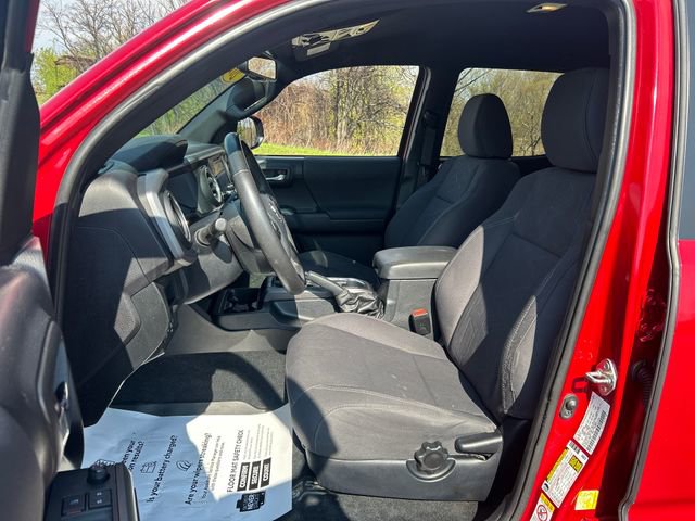 Used 2019 Toyota Tacoma TRD Off-Road AWD/4WD image 9