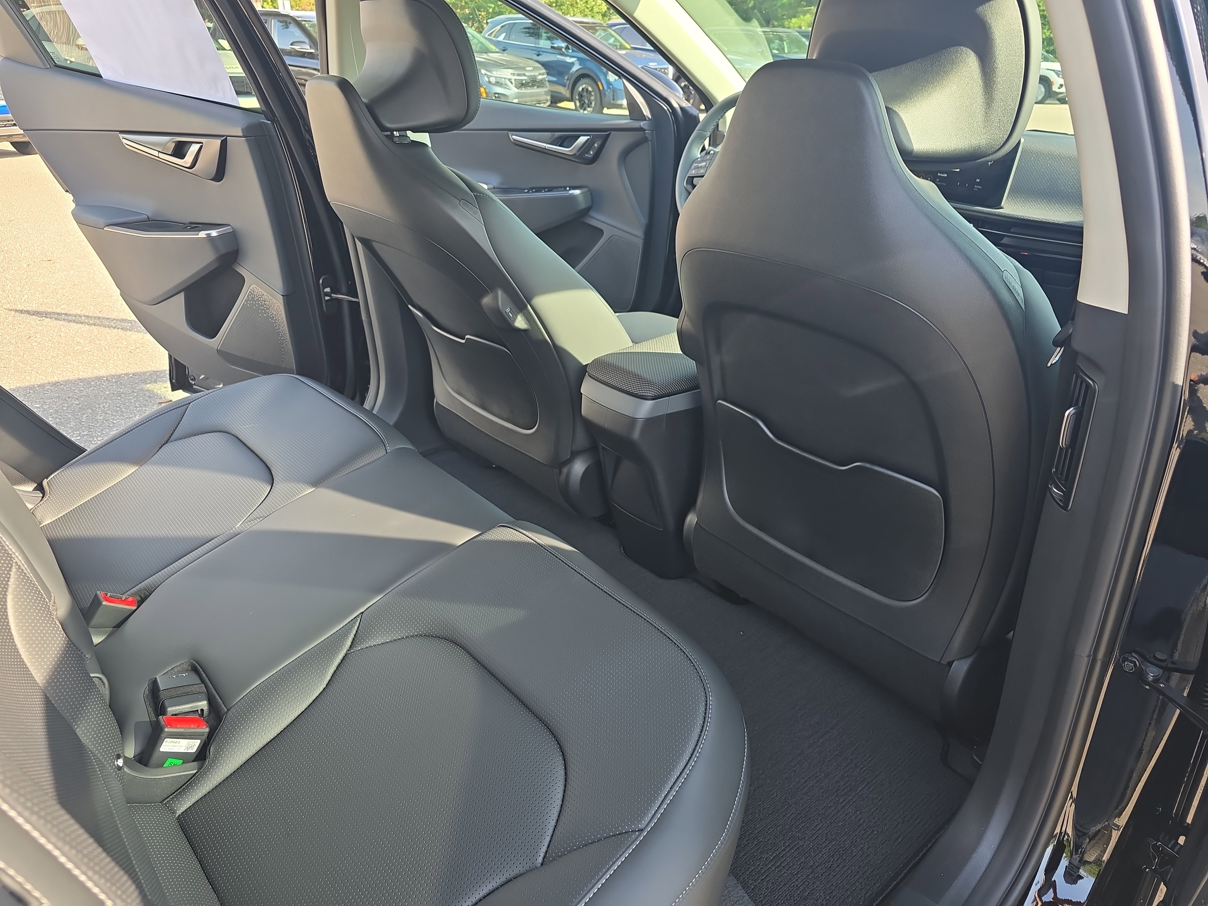 New 2025 Kia EV6 Wind image 11