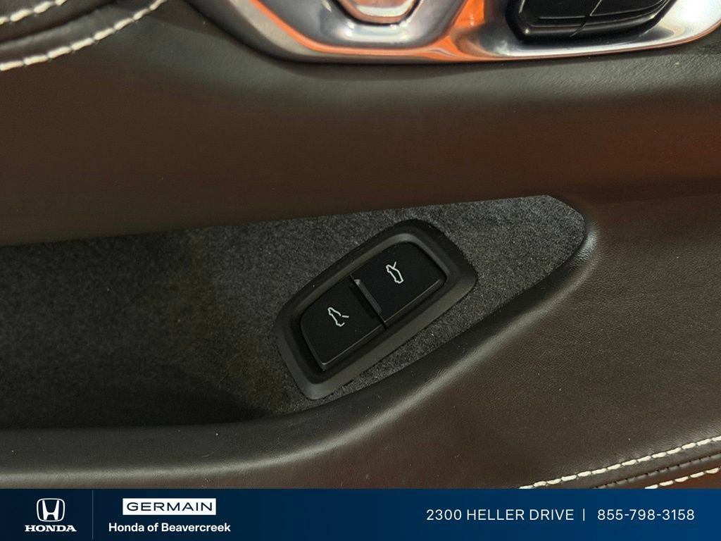Used 2022 Chevrolet Corvette Stingray Premium Cpe w/ Z51 Performance Package RWD image 28
