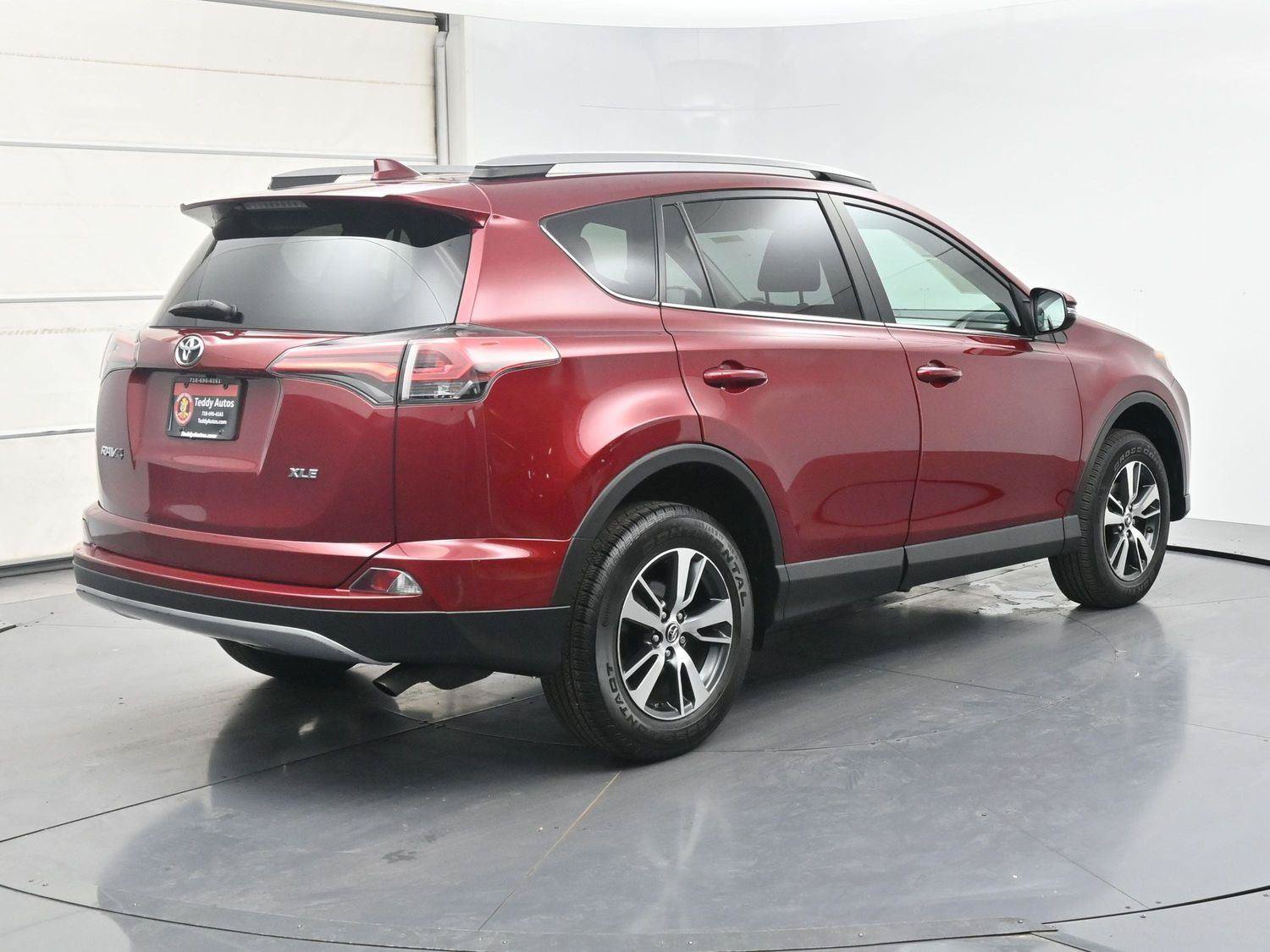 Used 2018 Toyota RAV4 XLE FWD image 22