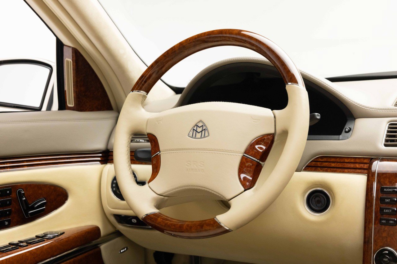 Used 2004 Maybach 57 RWD image 10