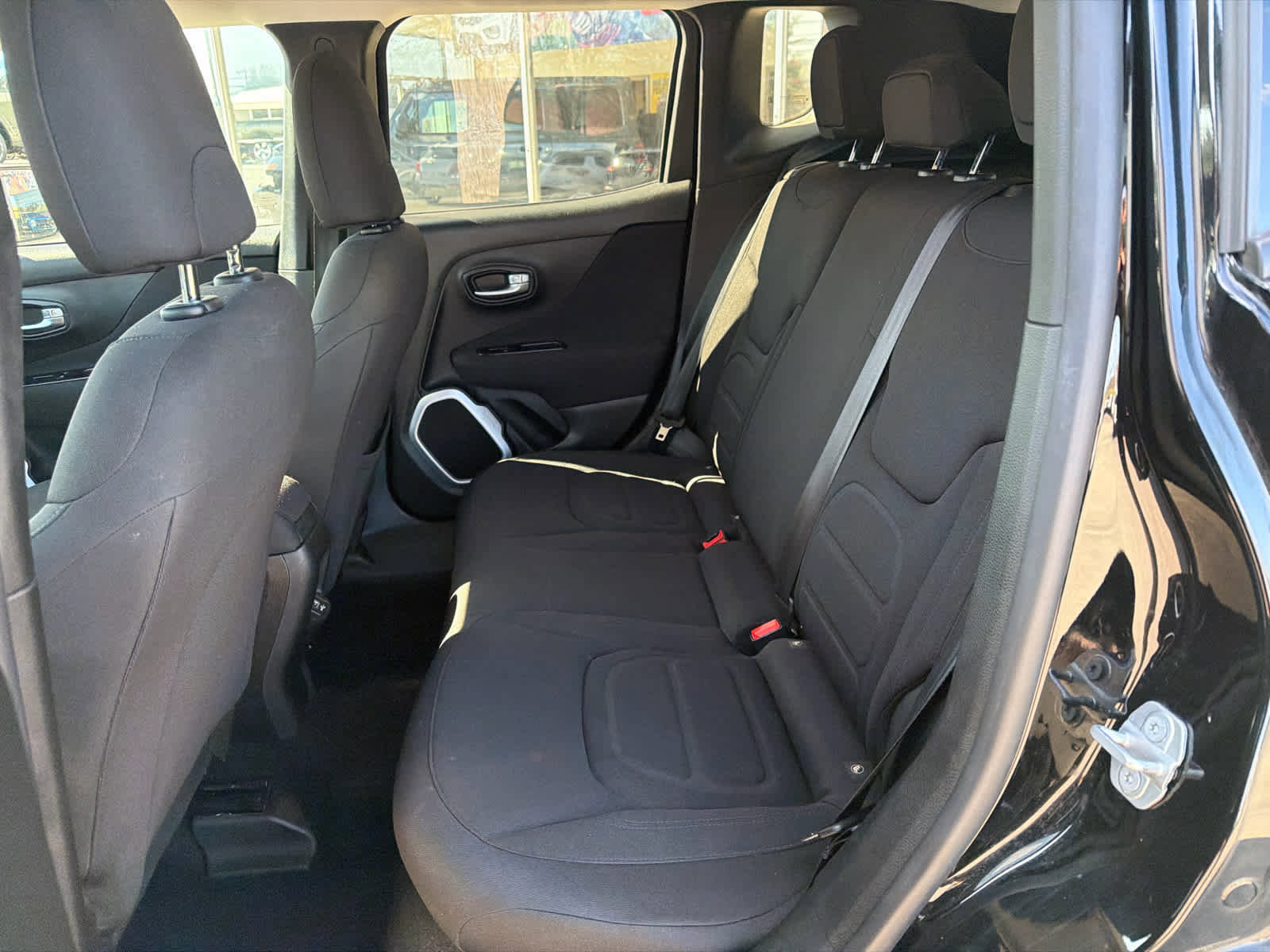 Used 2018 Jeep Renegade Latitude image 13