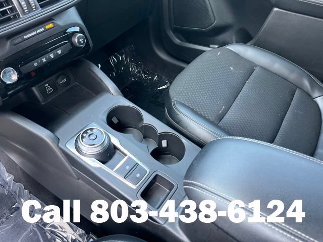 Used 2025 Ford Escape SE FWD image 25