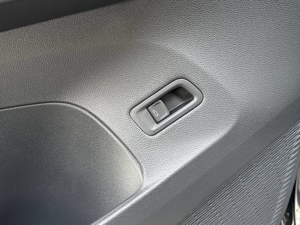 New 2026 Volkswagen Atlas SE FWD image 18