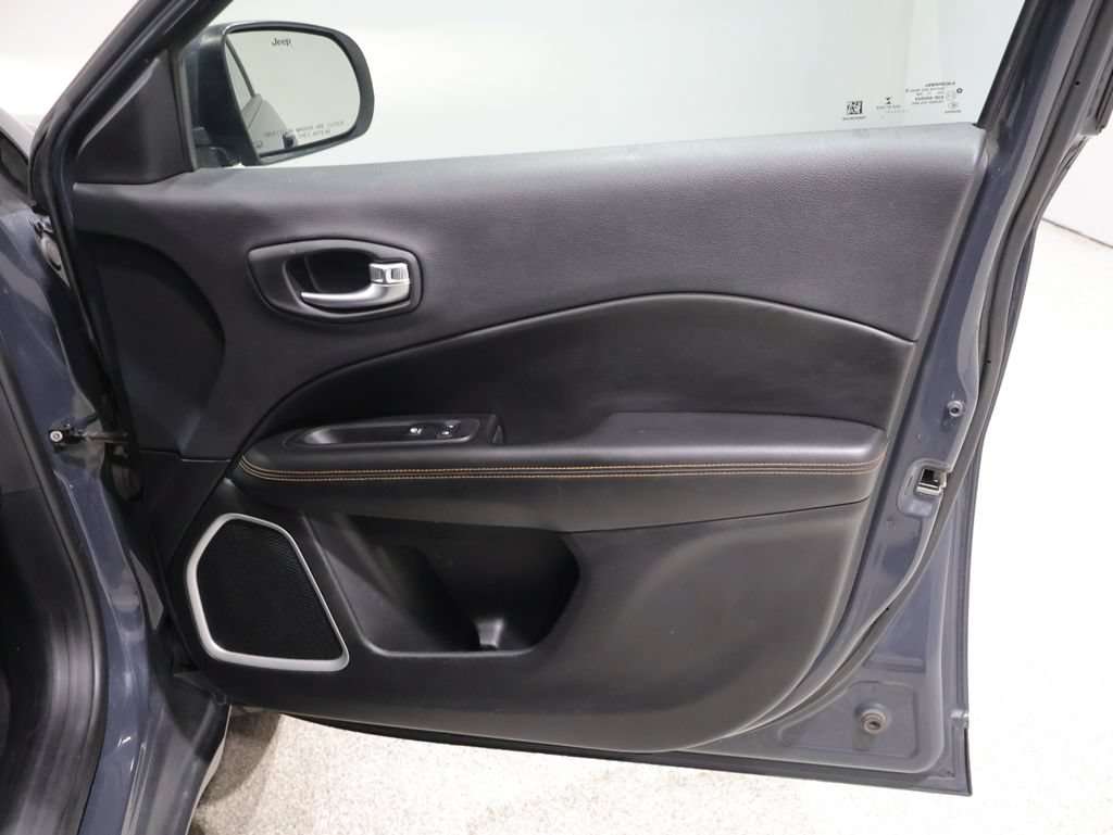 Used 2017 Jeep Compass Limited AWD/4WD image 23