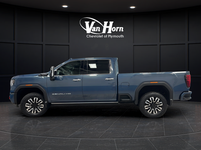 Used 2025 GMC Sierra 3500 Denali Ultimate AWD/4WD image 4