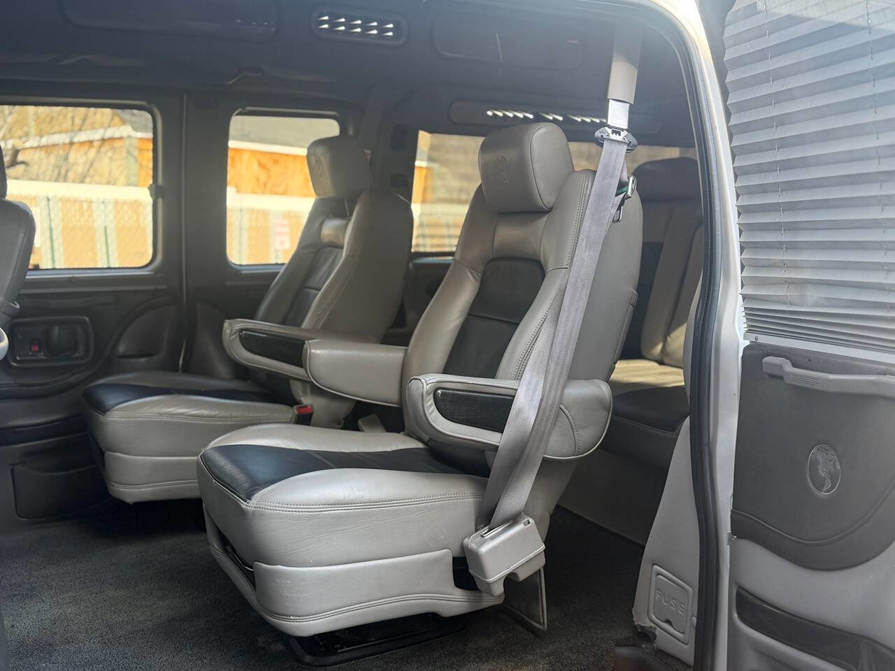 Used 2013 GMC Savana 1500 image 23