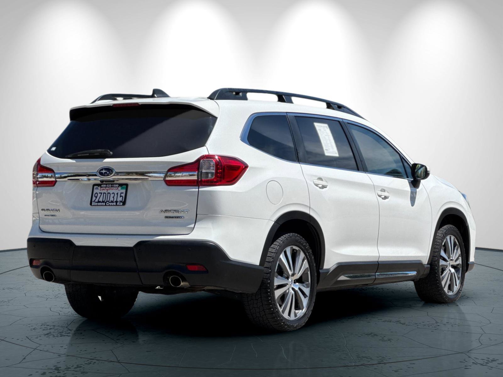 Used 2022 Subaru Ascent Limited w/ Technology Package AWD/4WD image 4
