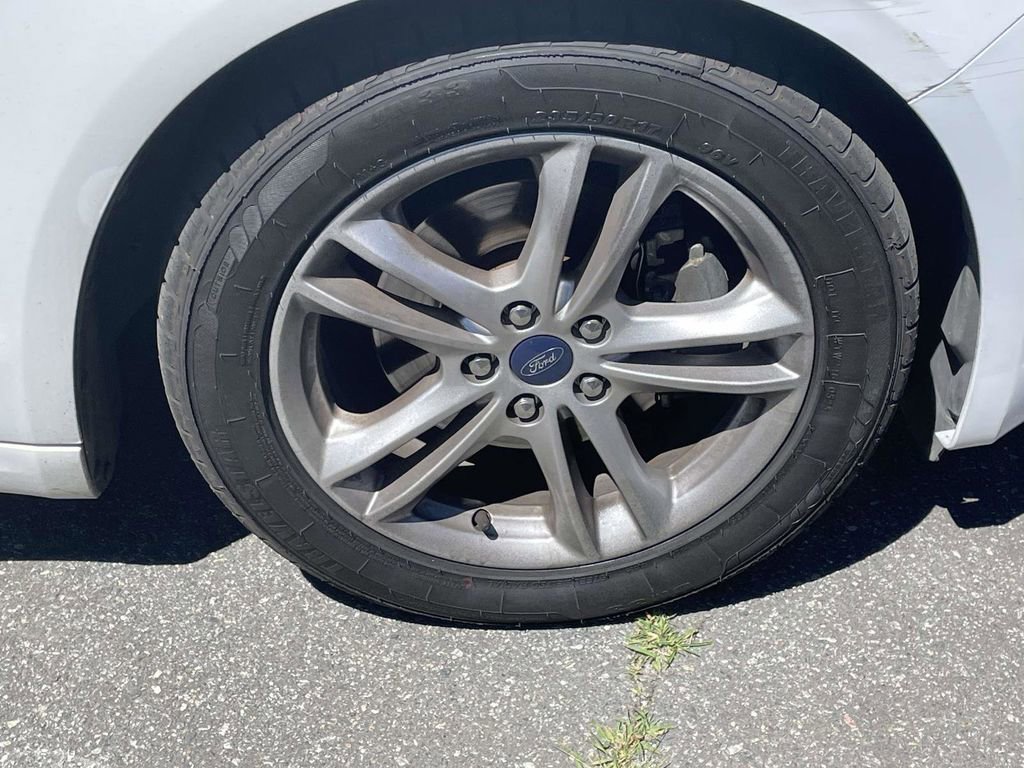 Used 2018 Ford Fusion SE FWD image 27