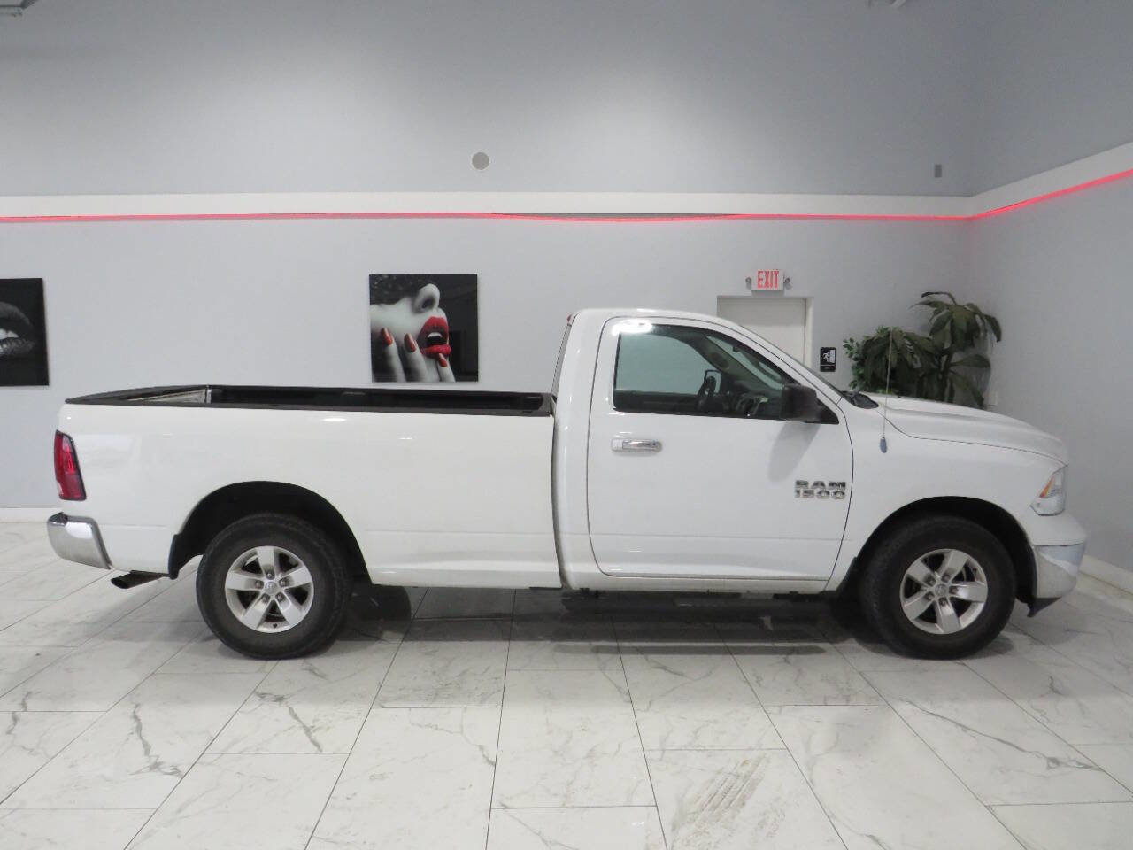 Used 2013 RAM 1500 Classic SLT RWD image 3