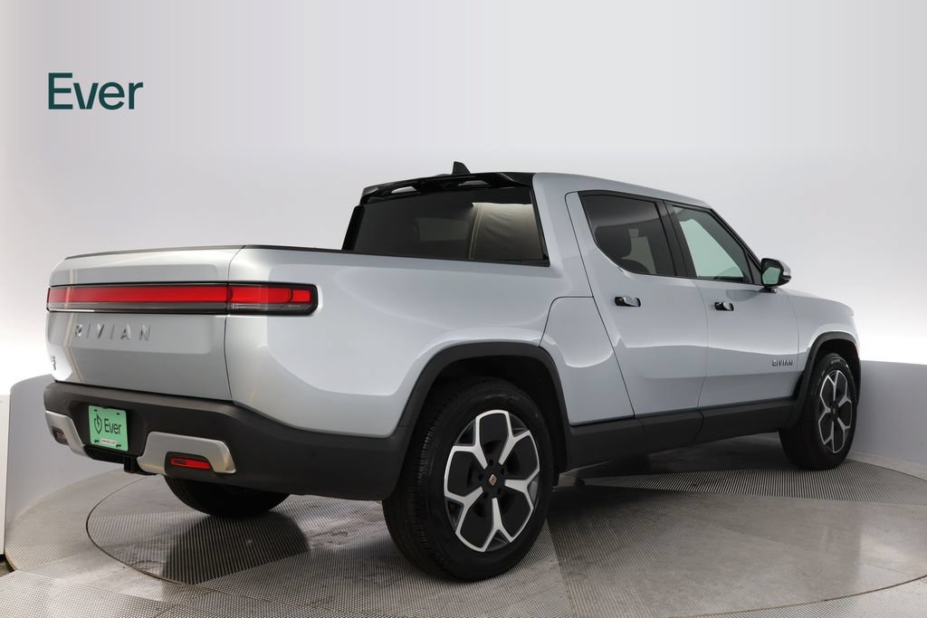 Used 2024 Rivian R1T Adventure Dual AWD/4WD image 3