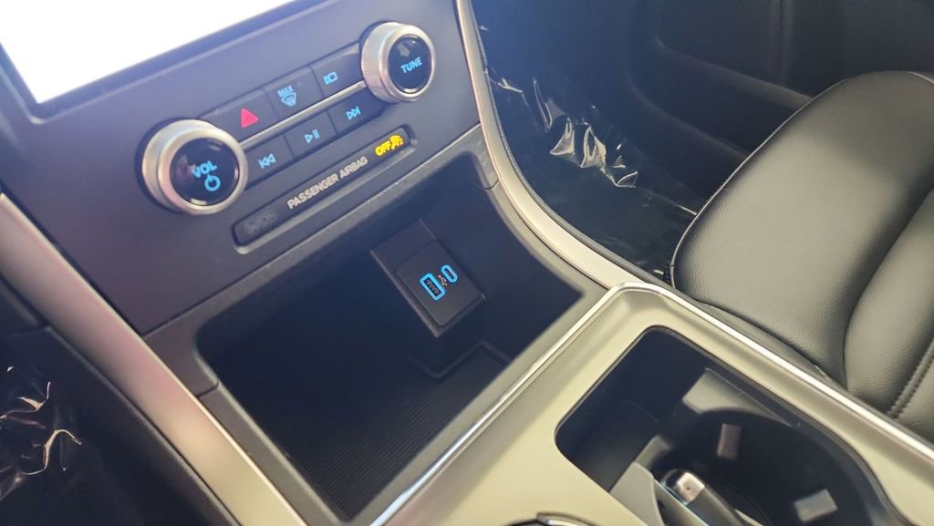 Used 2022 Ford Edge SEL image 17