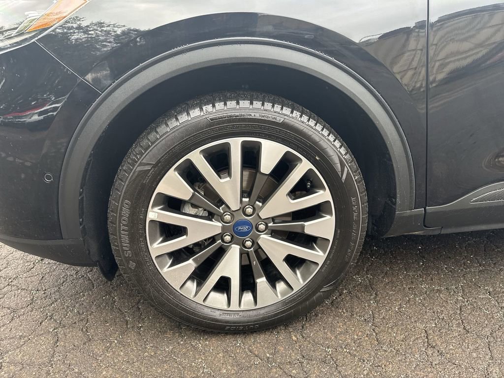 Certified 2020 Ford Escape Titanium image 10