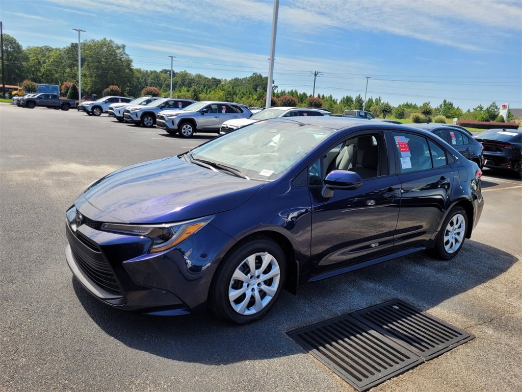 New 2025 Toyota Corolla LE image 3