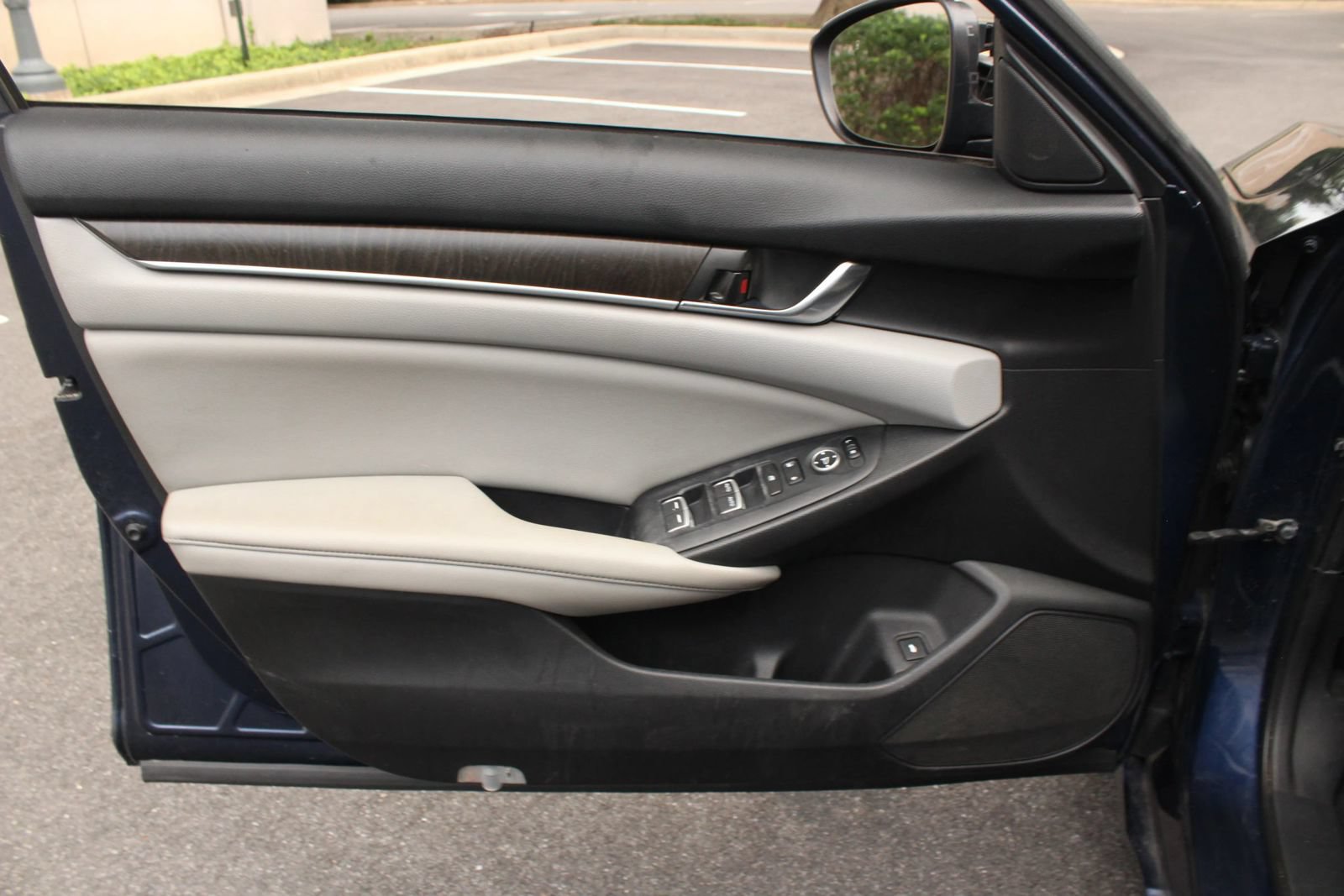 Used 2019 Honda Accord EX image 14