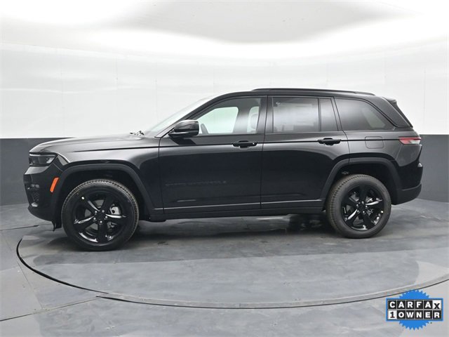 Used 2025 Jeep Grand Cherokee Limited w/ Luxury Tech Group II image 10