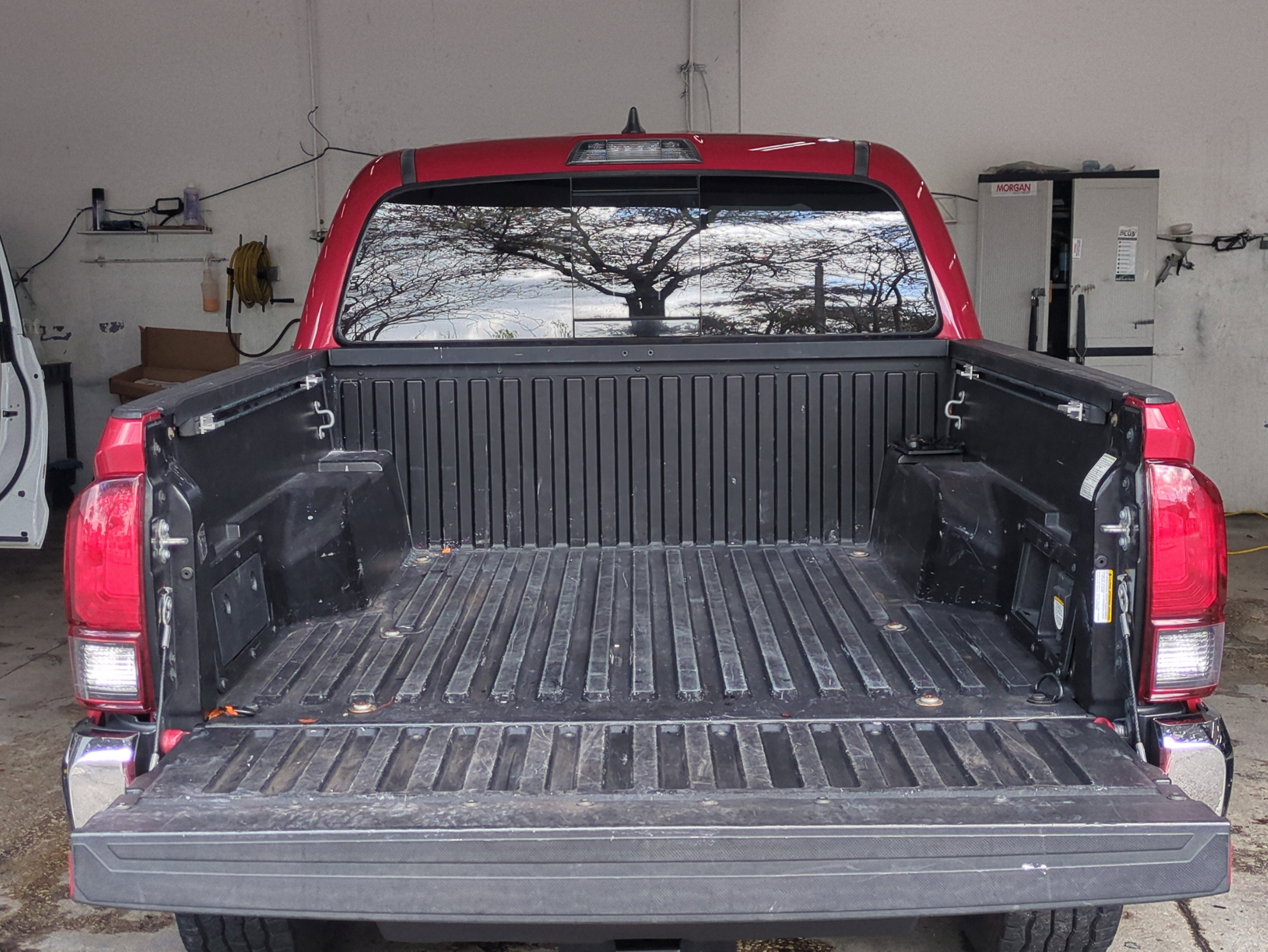 Used 2018 Toyota Tacoma TRD Off-Road image 15