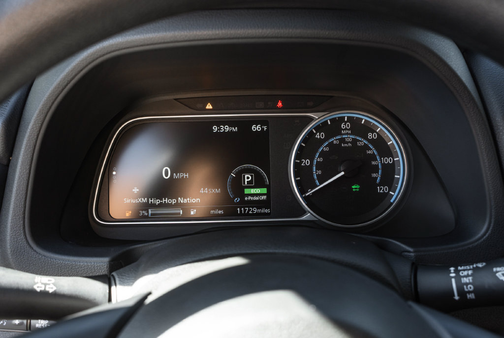 Used 2025 Nissan Leaf S FWD image 13