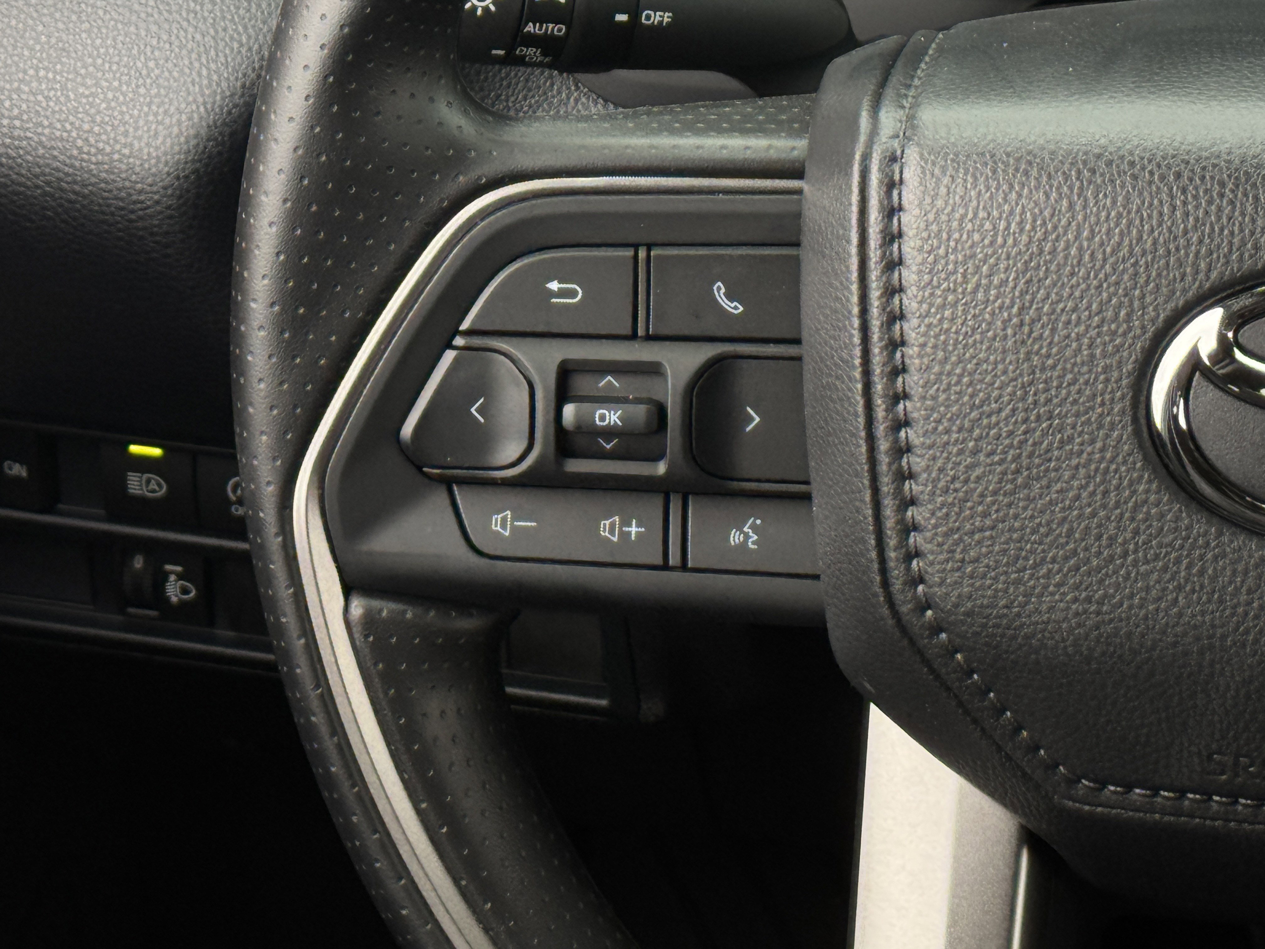 New 2026 Toyota Tundra SR5 AWD/4WD image 15