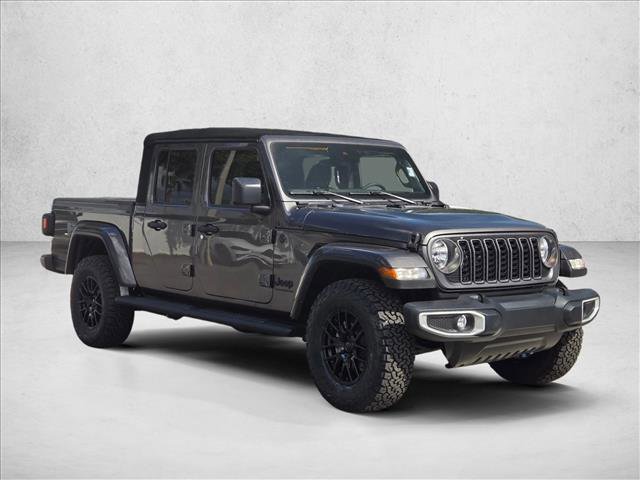 Used 2024 Jeep Gladiator Sport image 3