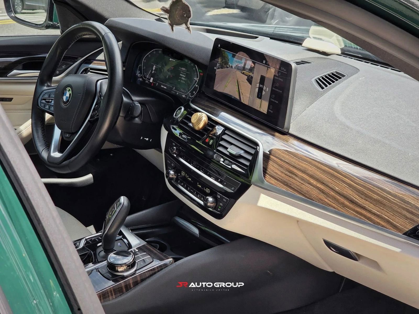 Used 2021 BMW 530e xDrive w/ Executive Package AWD/4WD image 19