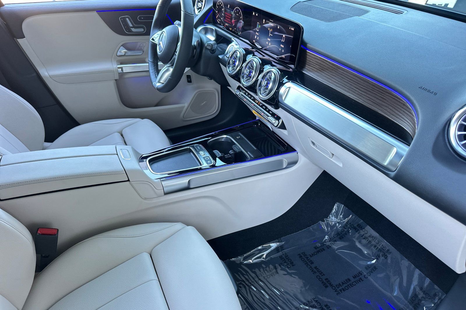 New 2026 Mercedes-Benz GLB 250 image 9