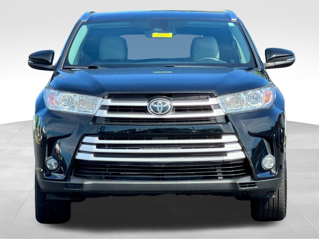 Used 2019 Toyota Highlander XLE FWD video 2
