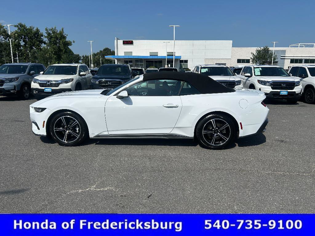 Used 2025 Ford Mustang Premium RWD image 4