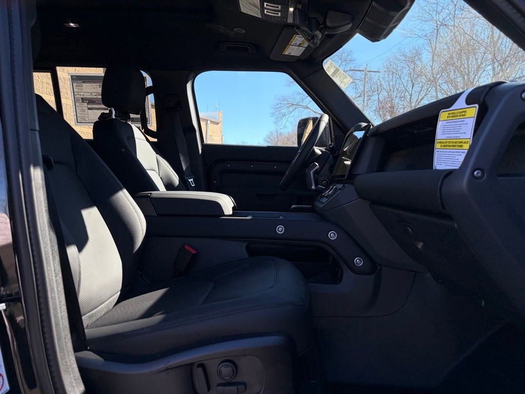 New 2026 Land Rover Defender 110 X-Dynamic SE image 15