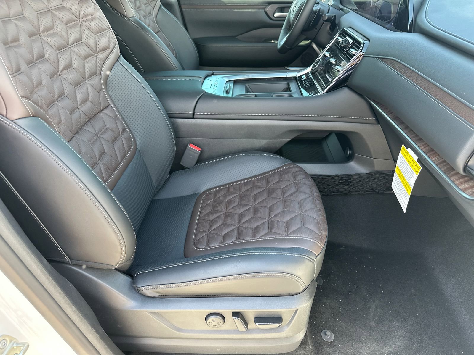 New 2026 Nissan Armada Platinum w/ Convenience Package image 13