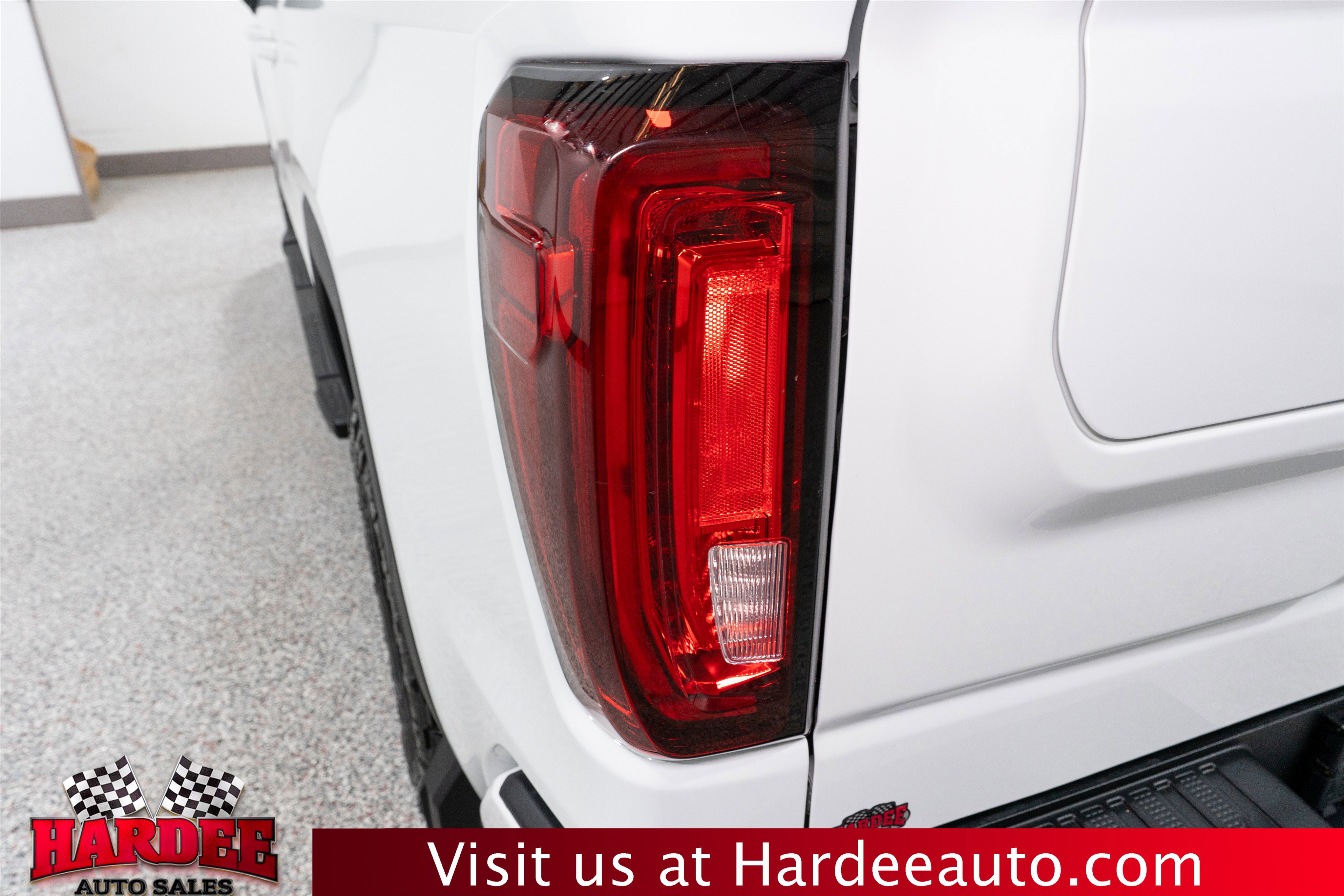 Used 2022 GMC Sierra 1500 AT4X image 9