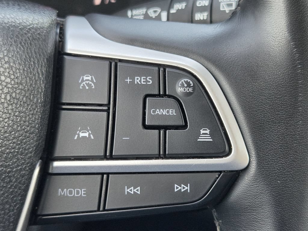 Used 2025 Toyota Grand Highlander FWD image 23