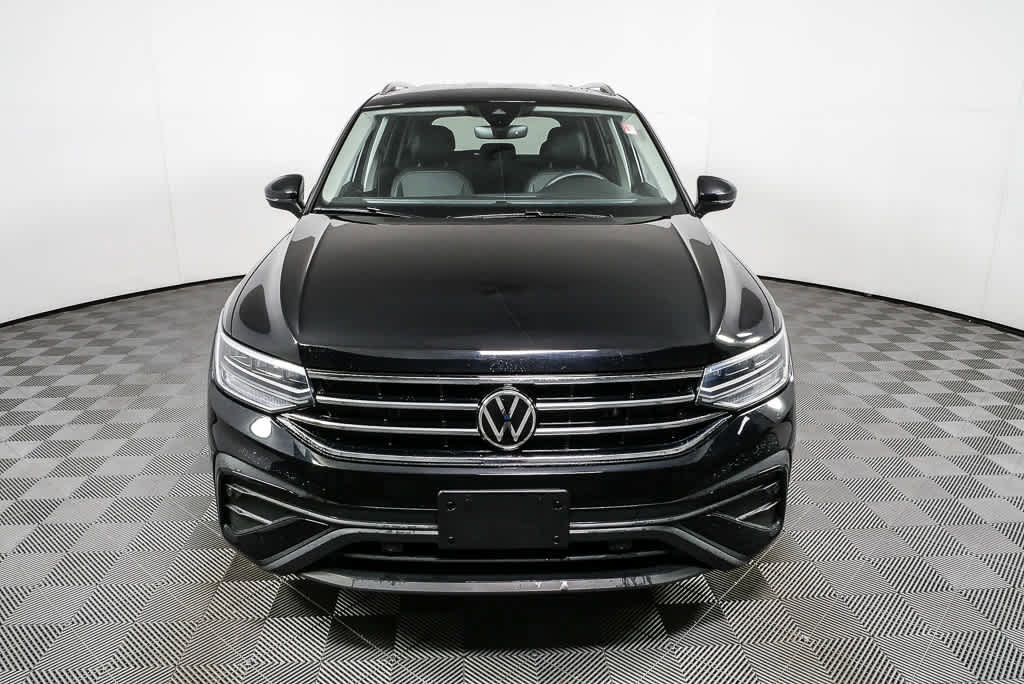 Certified 2023 Volkswagen Tiguan SE FWD image 28