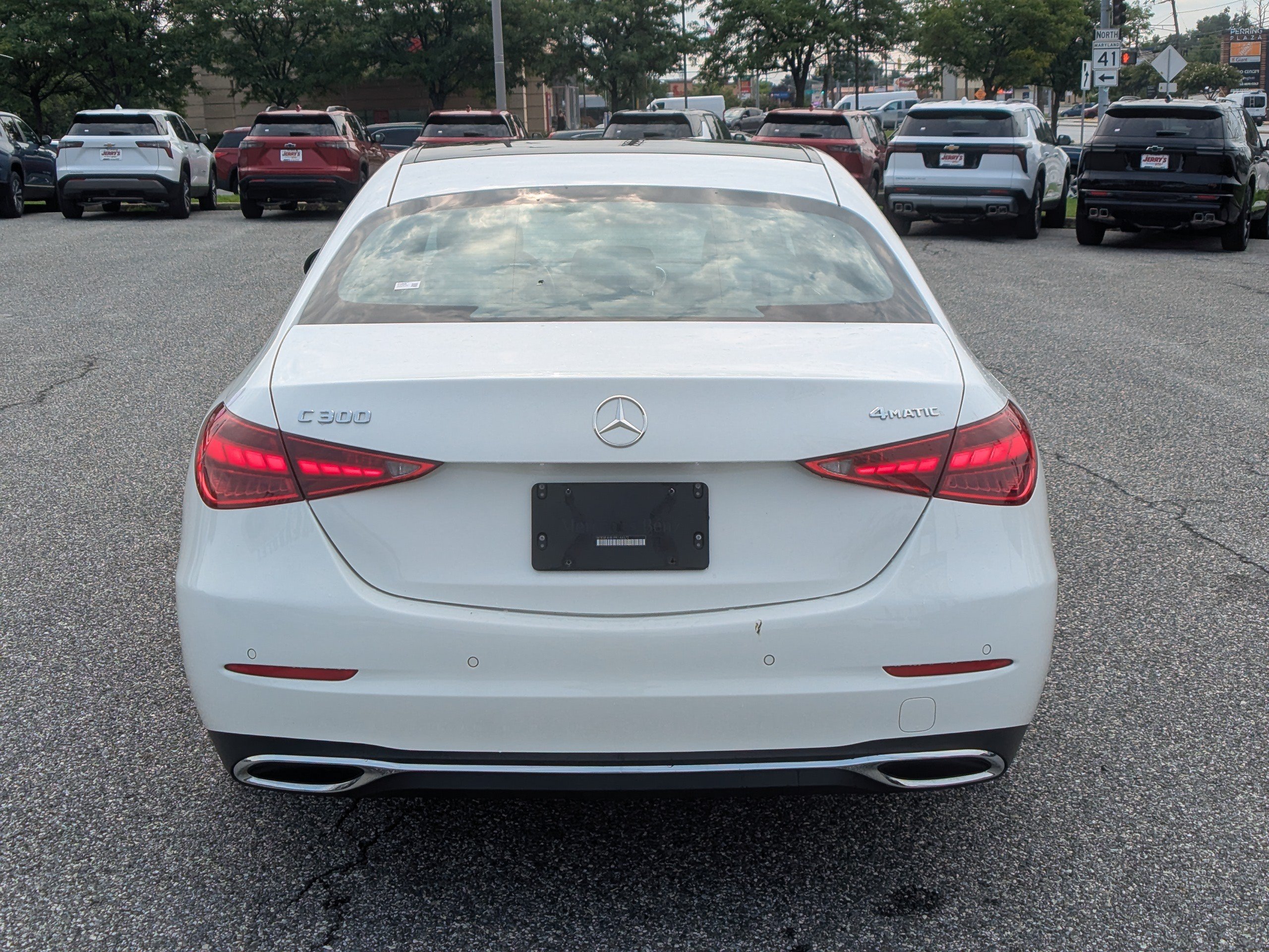 Used 2023 Mercedes-Benz C 300 4MATIC Sedan w/ Exclusive Trim Package image 7