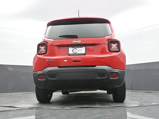 Used 2023 Jeep Renegade Latitude w/ Premium Group AWD/4WD image 58
