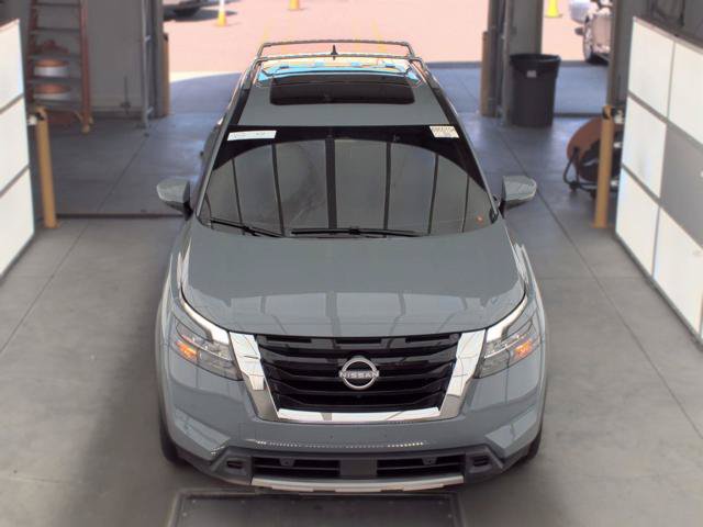 Used 2025 Nissan Pathfinder Platinum w/ Cargo Package AWD/4WD image 3