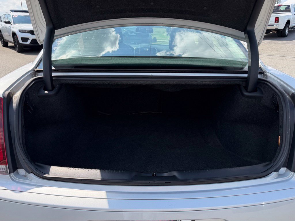 Used 2019 Chrysler 300 Touring w/ Sport Appearance Package AWD/4WD image 5