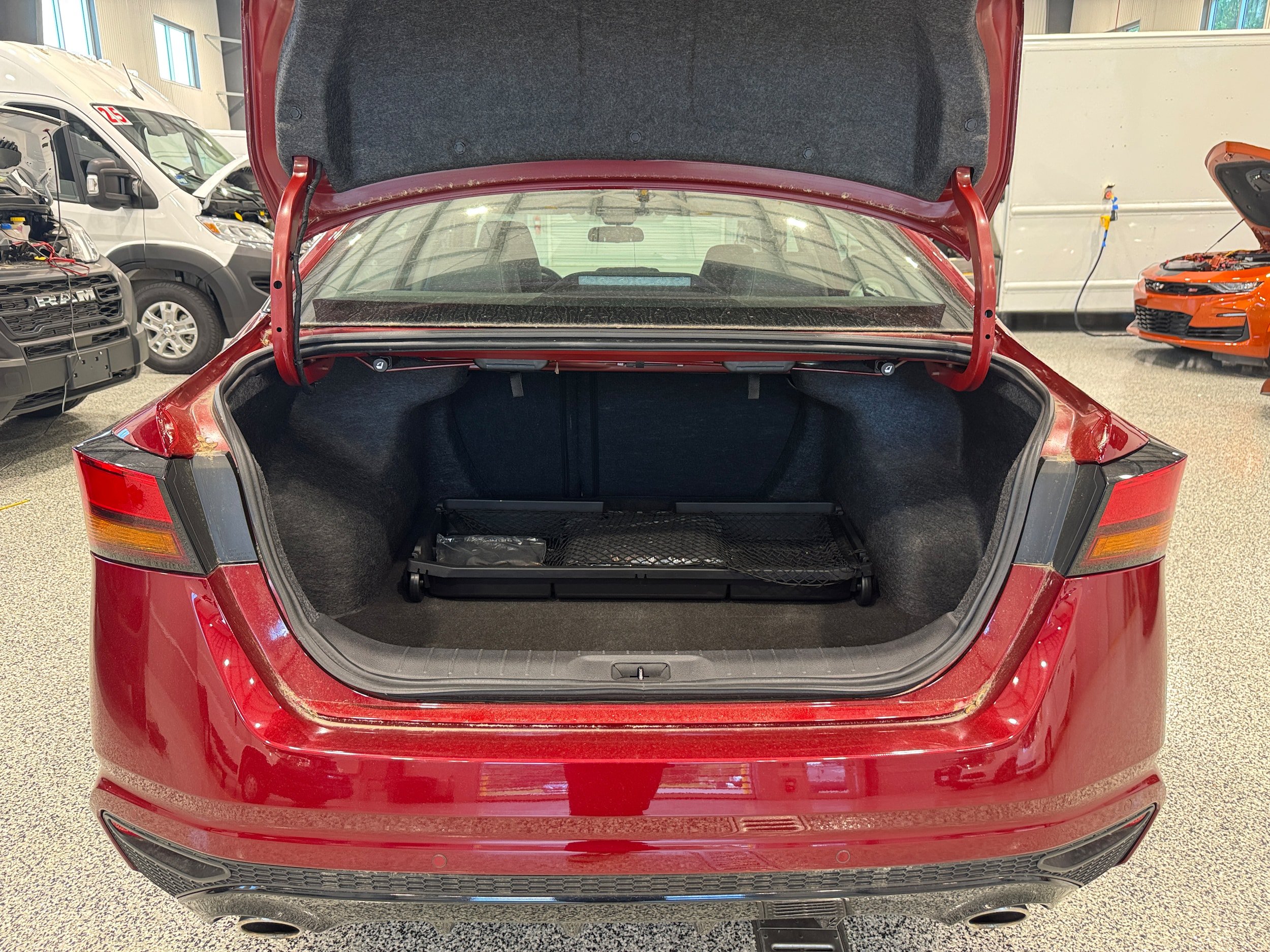 Used 2024 Nissan Altima 2.5 SR w/ SR Premium Package AWD/4WD image 11